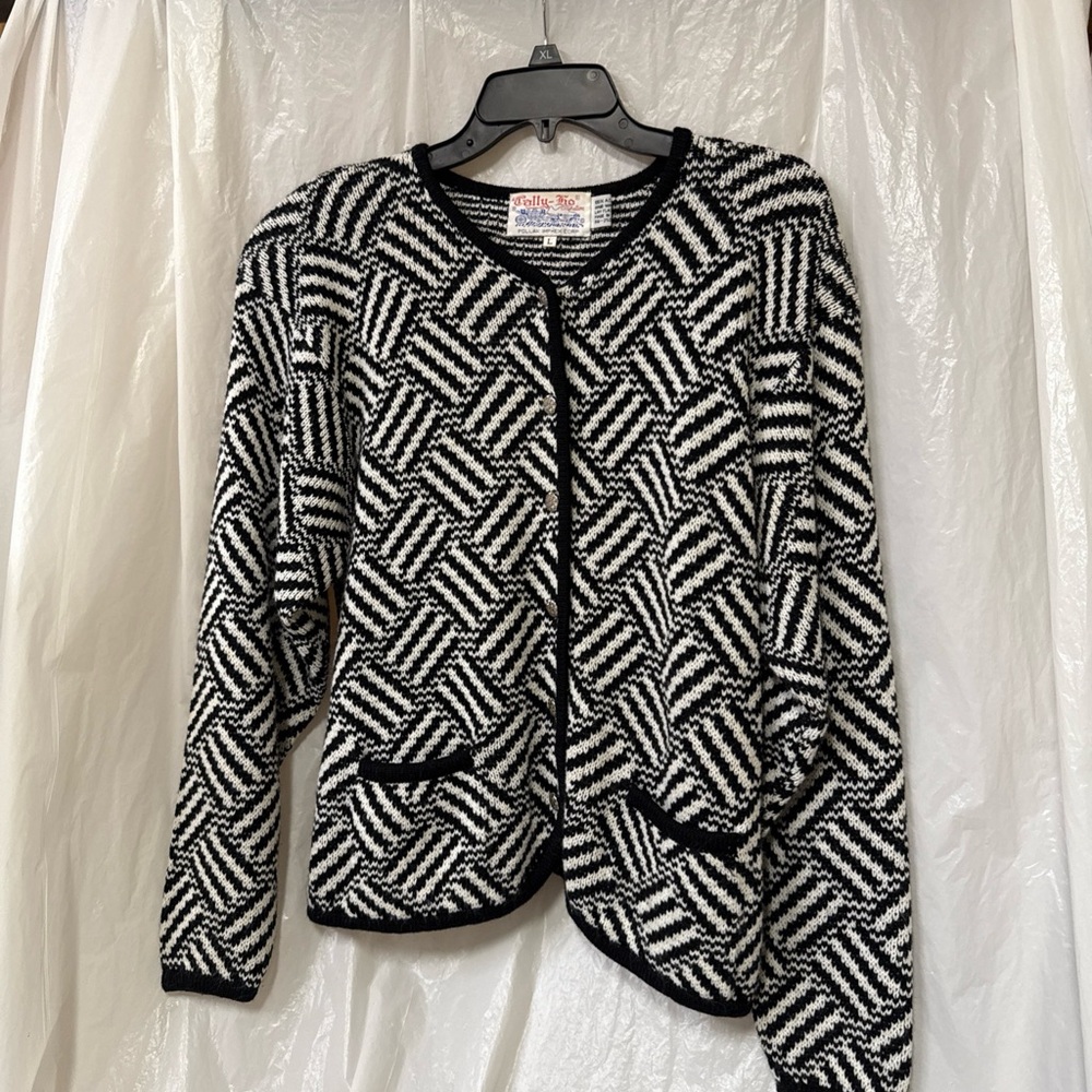 Vintage Tally Ho Black and White Patterned Cardigan. Size large